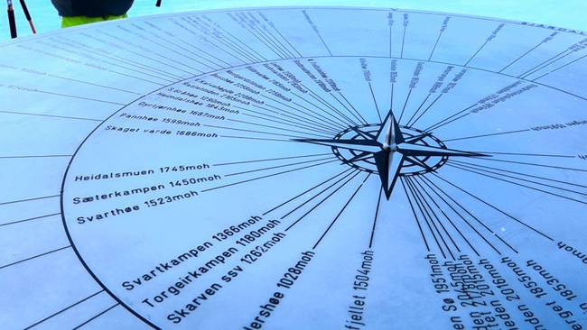 Sikteskiver tar av i fjellet